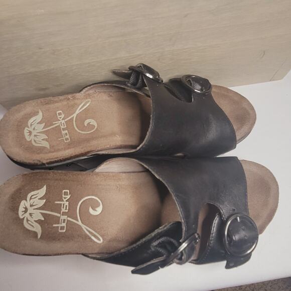 Dansko- Women's Fern Studded Wedge Leather Sandal- Black- size 38 (8) - Picture 4 of 6